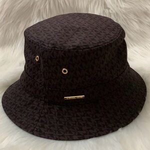 Michael Kors Logo Print Organic Cotton Blend Bucket Hat.